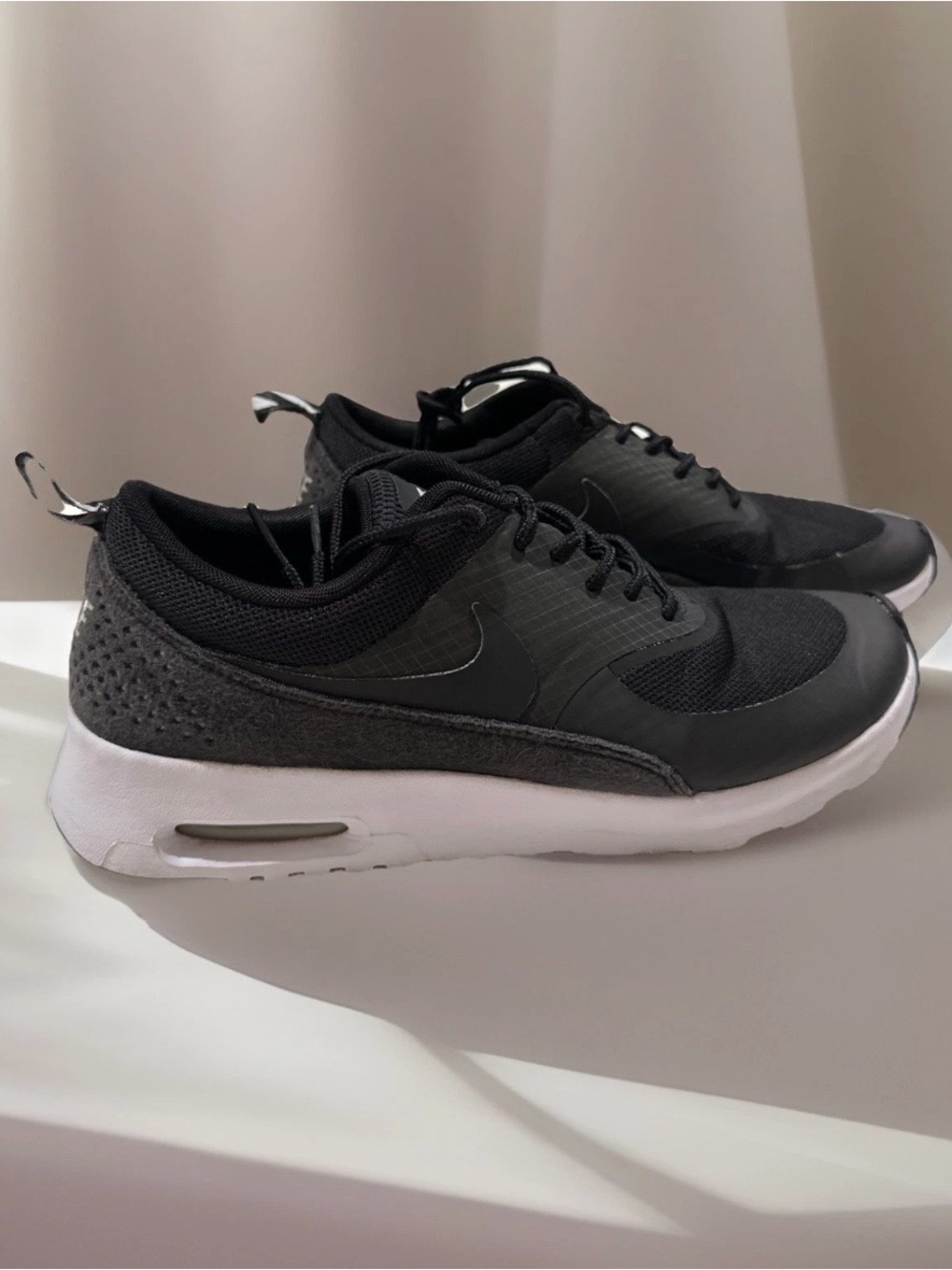 Nike Air Max Thea Black White Running Shoes Women’s Size 8 Sneakers